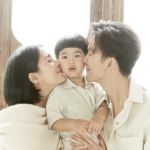 “พ่อพุฒ แม่จุ๋ย และน้องพีร์เจ” ชวนมาผจญภัยในแคมป์แห่งความสนุกของทั้งครอบครัว “ICONSIAM Kids Summer Camp”